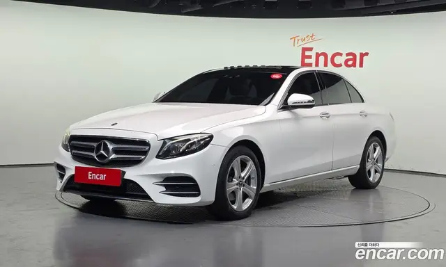 Mercedes-Benz E-Class 2018 1.9 автомат (гидро), миниатюра 1