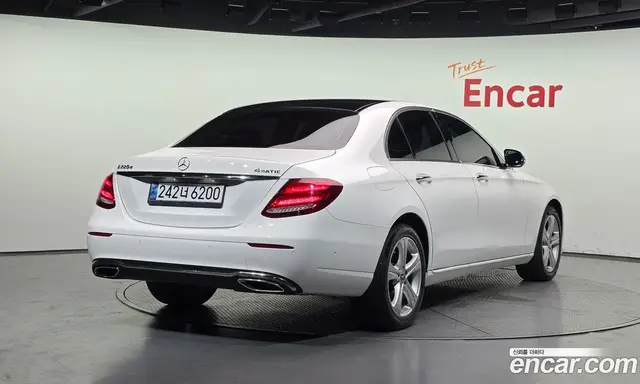 Mercedes-Benz E-Class 2018 1.9 автомат (гидро), миниатюра 2