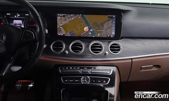 Mercedes-Benz E-Class 2018 1.9 автомат (гидро), миниатюра 12