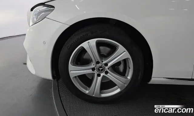 Mercedes-Benz E-Class 2018 1.9 автомат (гидро), миниатюра 5