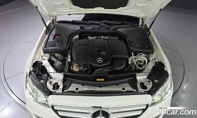 Mercedes-Benz E-Class 2018 1.9 автомат (гидро), миниатюра 6