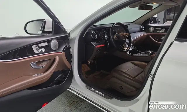 Mercedes-Benz E-Class 2018 1.9 автомат (гидро), миниатюра 10