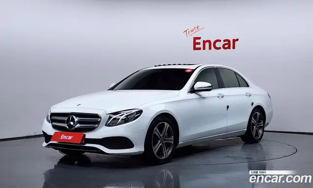 Mercedes-Benz E-Class 2018 2.0 автомат (гидро), миниатюра 1