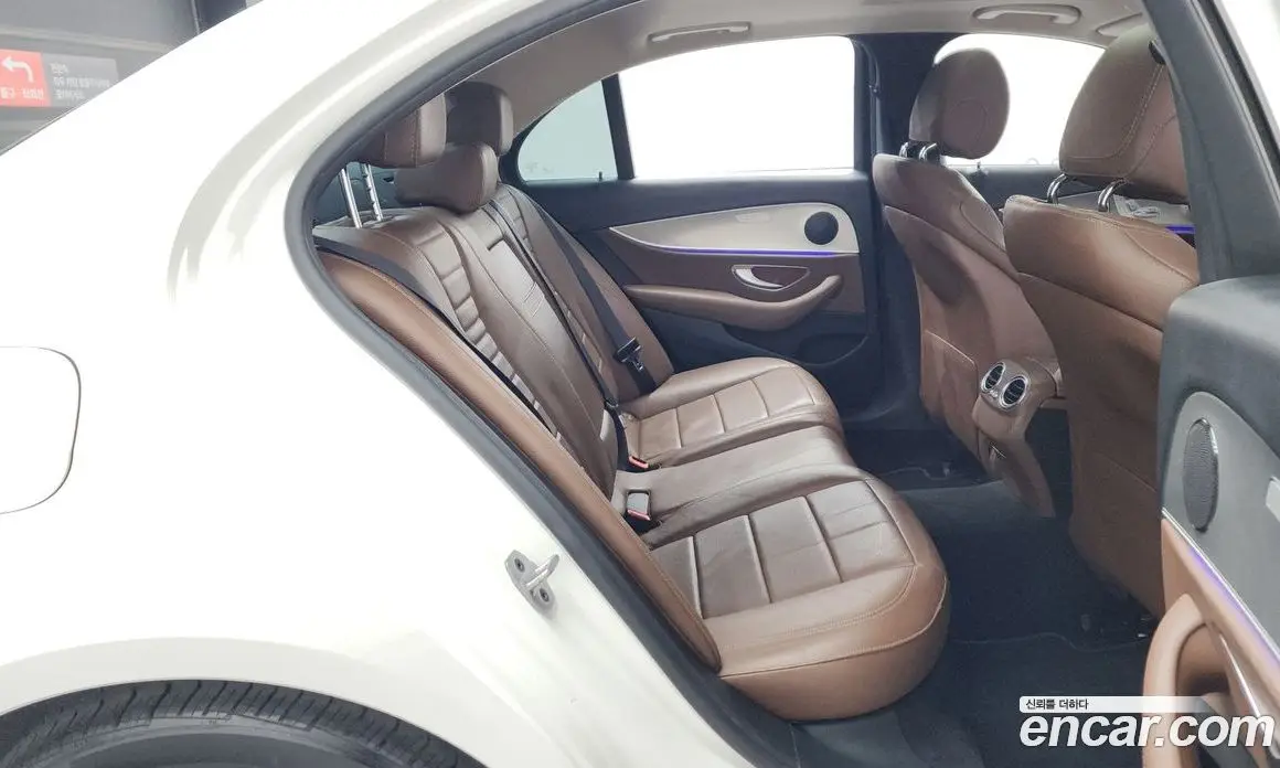 Mercedes-Benz E-Class 2018 2.0 автомат (гидро), фото 17