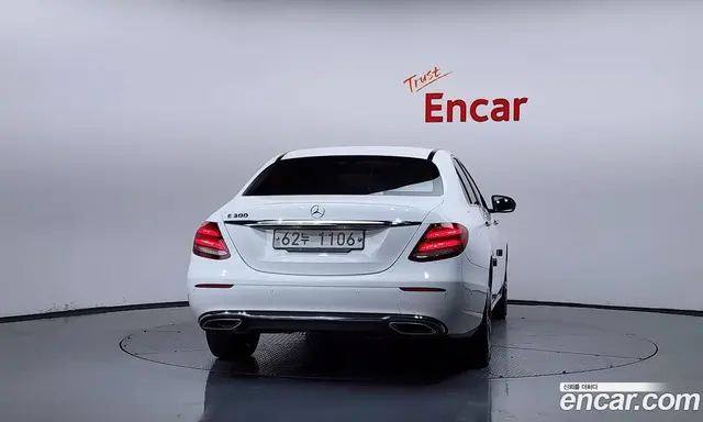 Mercedes-Benz E-Class 2018 2.0 автомат (гидро), миниатюра 4