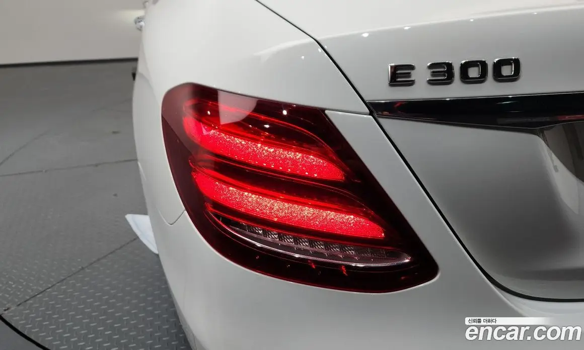 Mercedes-Benz E-Class 2018 2.0 автомат (гидро), фото 9