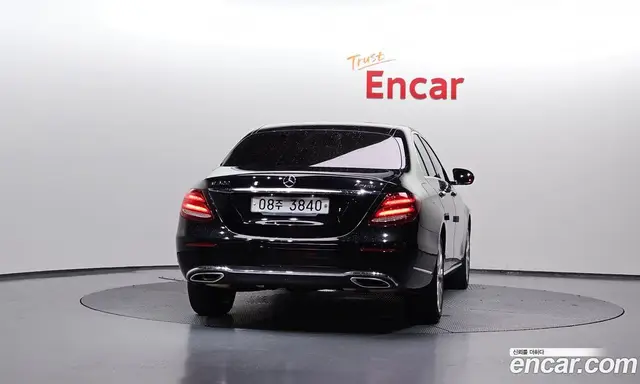 Mercedes-Benz E-Class 2018 2.0 автомат (гидро), миниатюра 4