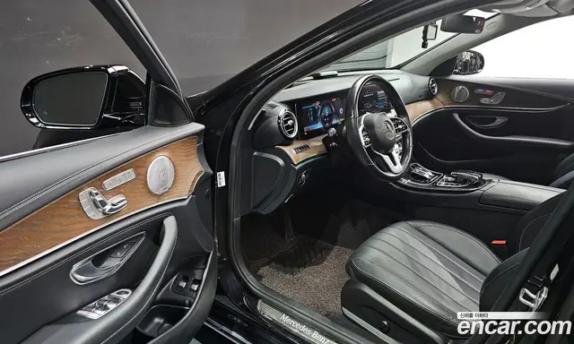 Mercedes-Benz E-Class 2019 2.0 автомат (гидро), миниатюра 11