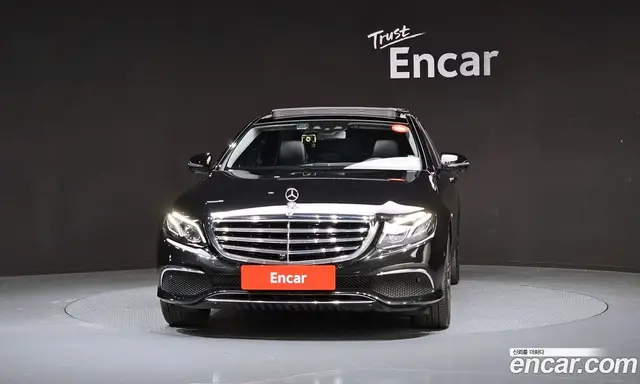 Mercedes-Benz E-Class 2019 2.0 автомат (гидро), миниатюра 3