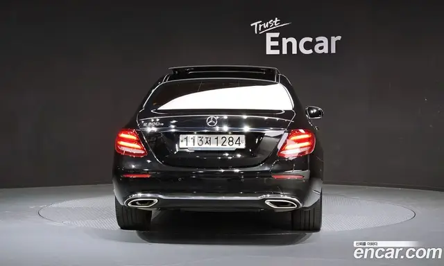 Mercedes-Benz E-Class 2019 2.0 автомат (гидро), миниатюра 4