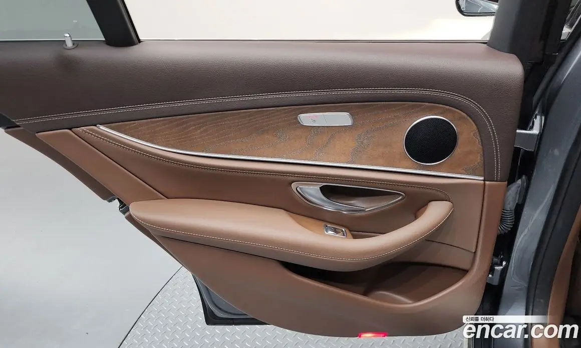 Mercedes-Benz E-Class 2019 1.9 автомат (гидро), фото 15