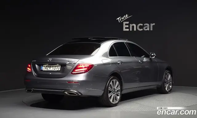 Mercedes-Benz E-Class 2020 3.0 автомат (гидро), миниатюра 2
