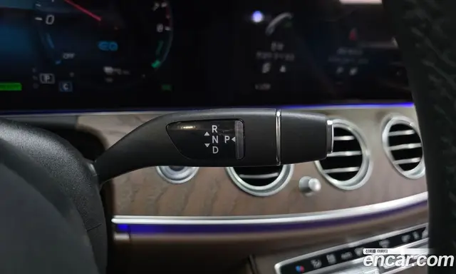 Mercedes-Benz E-Class 2022 2.0 автомат (гидро), миниатюра 12