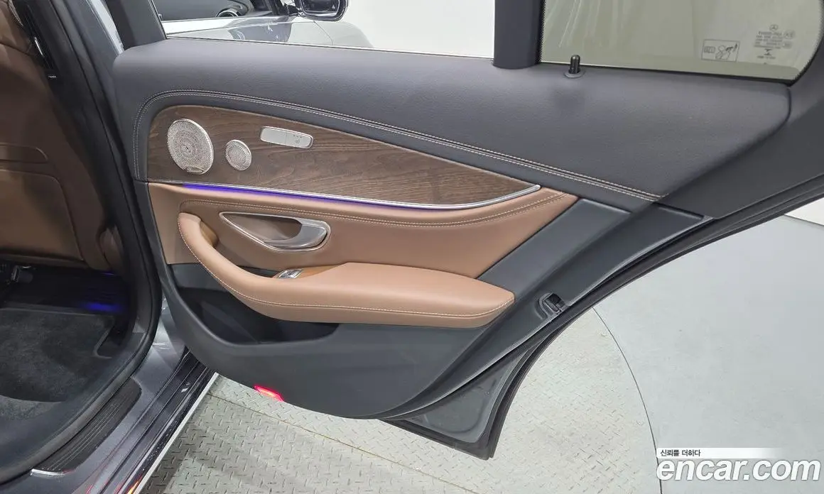 Mercedes-Benz E-Class 2022 2.0 автомат (гидро), фото 15