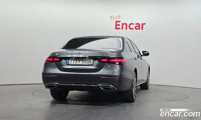 Mercedes-Benz E-Class 2022 2.0 автомат (гидро), миниатюра 4