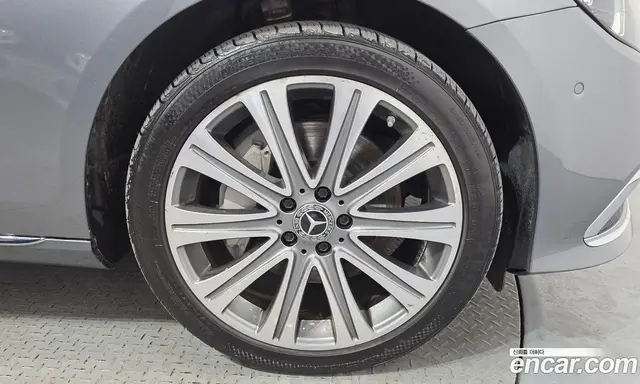 Mercedes-Benz E-Class 2022 2.0 автомат (гидро), миниатюра 7