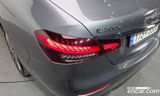 Mercedes-Benz E-Class 2022 2.0 автомат (гидро), миниатюра 9