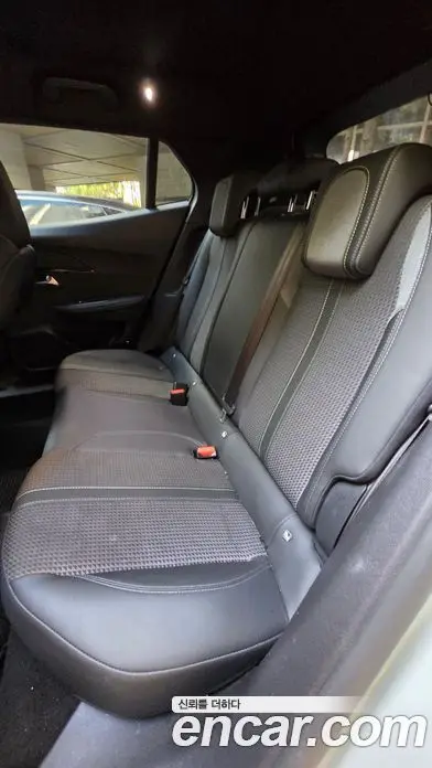 Peugeot 2008 2022 2.0 автомат (гидро), миниатюра 11