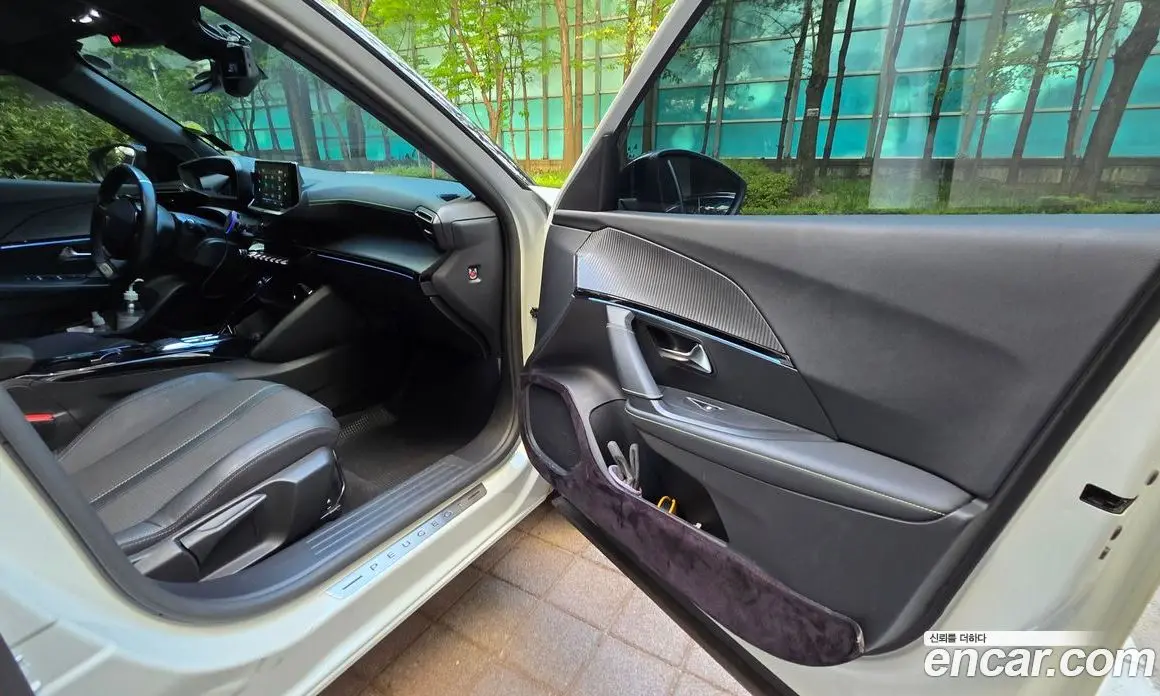 Peugeot 2008 2022 2.0 автомат (гидро), фото 15