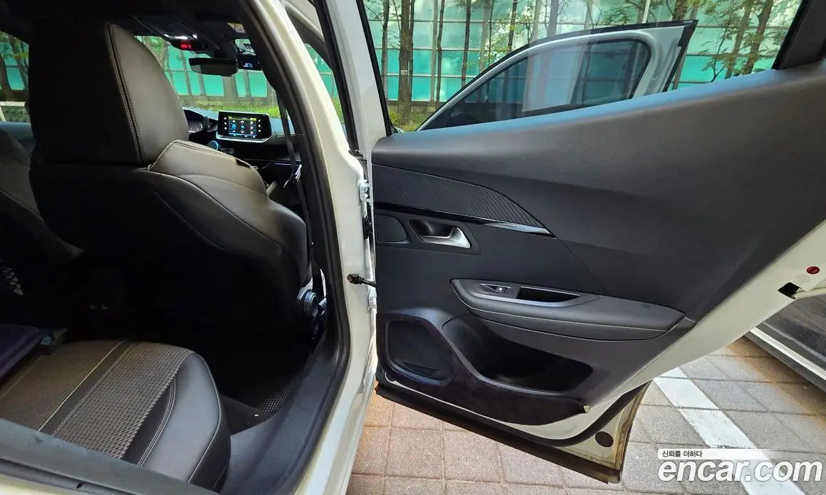 Peugeot 2008 2022 2.0 автомат (гидро), фото 16