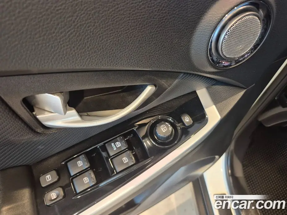 SsangYong Korando 2017 2.2 автомат (гидро), фото 15