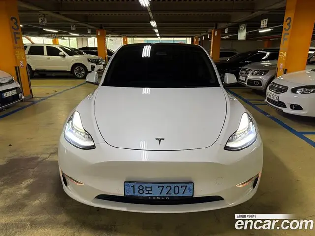 Tesla Model Y 2021 автомат (гидро), миниатюра 2
