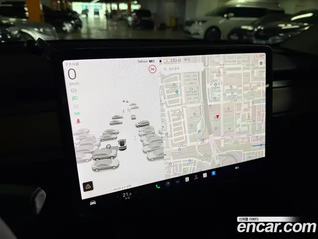 Tesla Model Y 2021 автомат (гидро), миниатюра 9