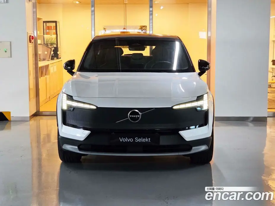 Volvo EX30 2025 0.2 автомат (гидро), фото 3
