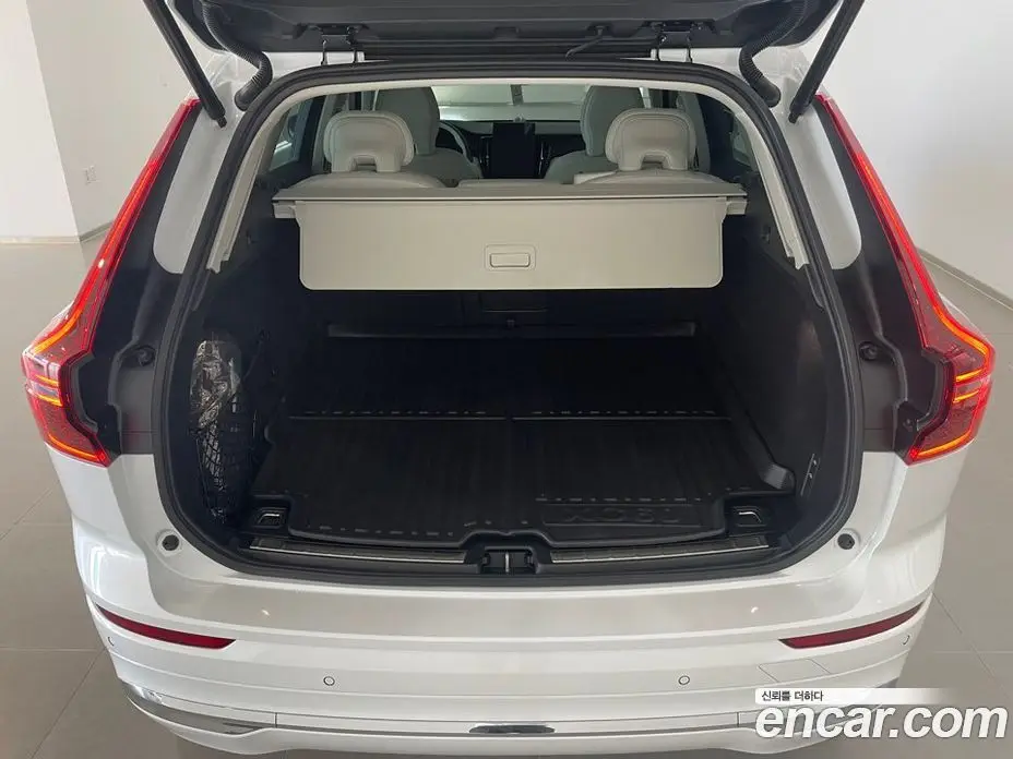 Volvo XC60 2025 2.0 автомат (гидро), фото 14