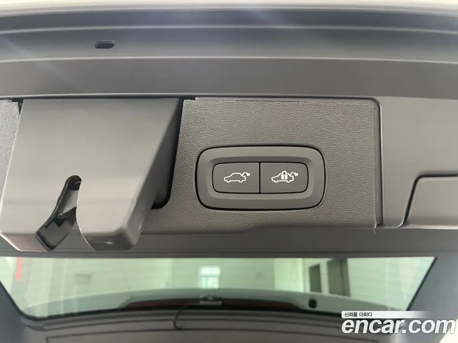 Volvo XC60 2025 2.0 автомат (гидро), фото 15