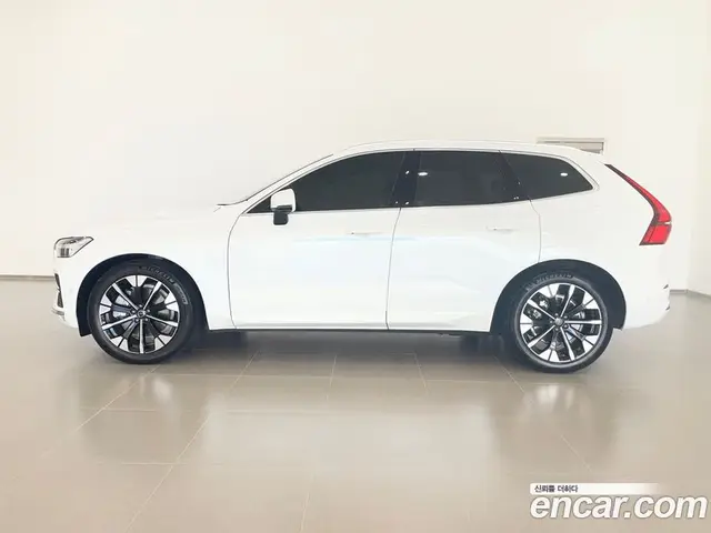 Volvo XC60 2025 2.0 автомат (гидро), миниатюра 5