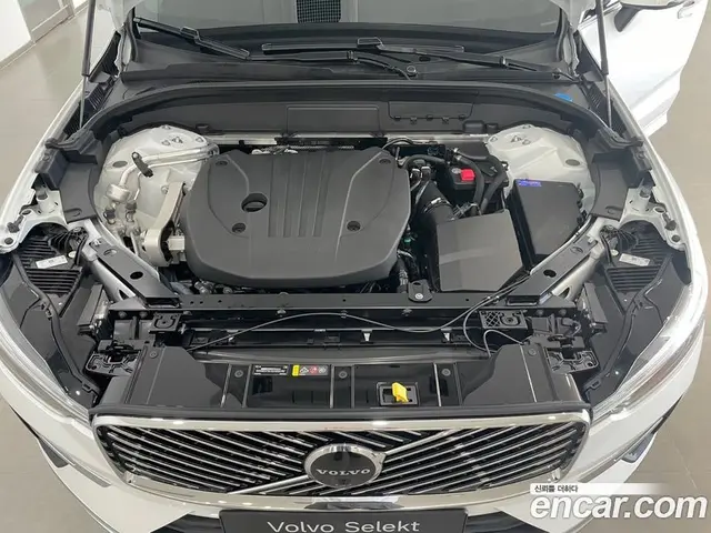 Volvo XC60 2025 2.0 автомат (гидро), миниатюра 6
