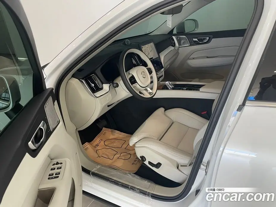 Volvo XC60 2025 2.0 автомат (гидро), фото 10