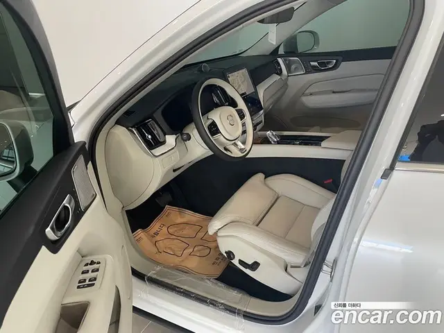 Volvo XC60 2025 2.0 автомат (гидро), миниатюра 10