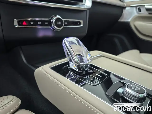 Volvo XC90 2025 2.0 автомат (гидро), миниатюра 12