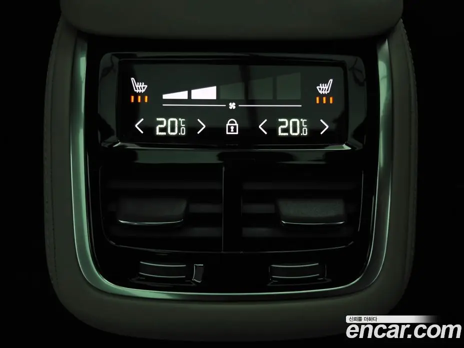 Volvo XC90 2025 2.0 автомат (гидро), фото 19
