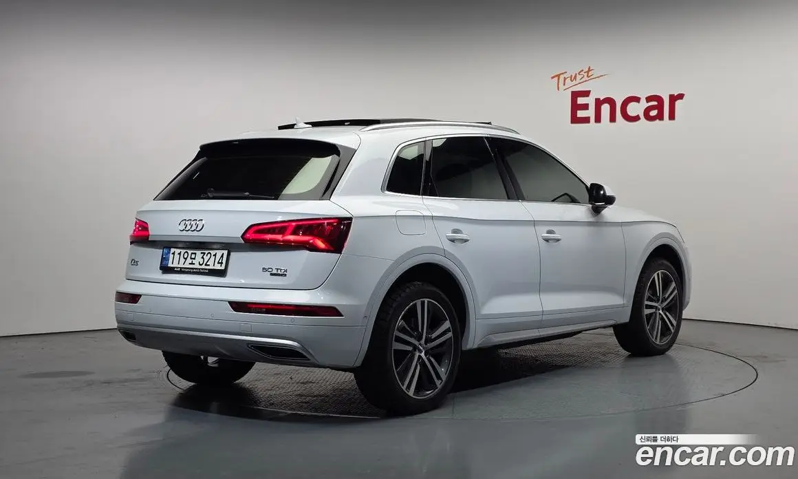 Audi Q5 2020 3.0 автомат (гидро), фото 2 Audi Q5 2020 3.0 автомат (гидро), фото 2