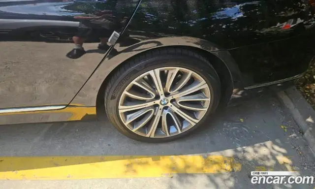 BMW 7 серия 2017 4.4 автомат (гидро), миниатюра 1