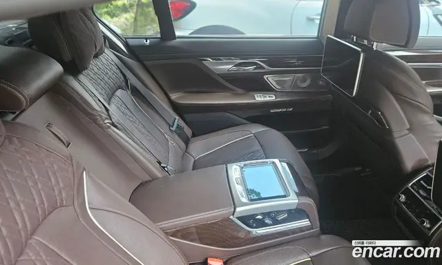 BMW 7 серия 2017 4.4 автомат (гидро), миниатюра 5