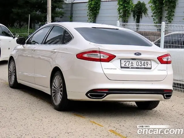 Ford Mondeo 2016 2.0 автомат (гидро), миниатюра 3