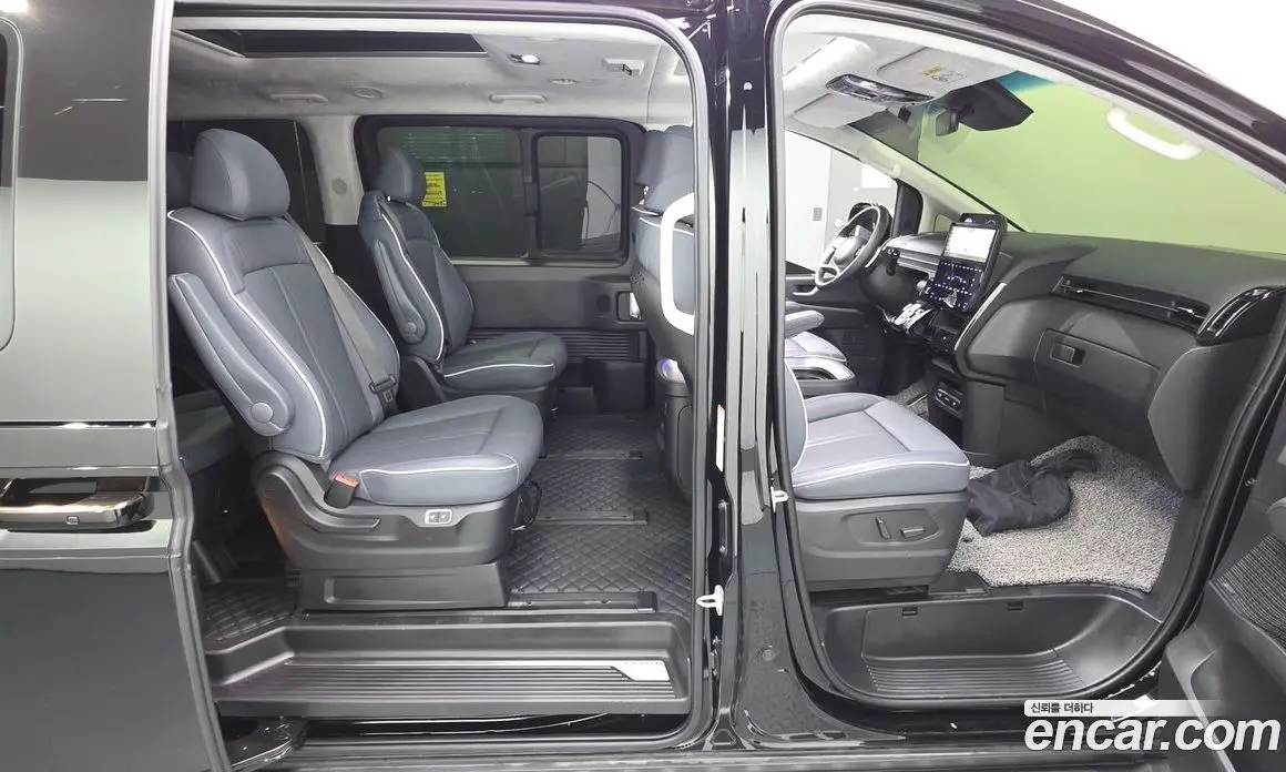 Hyundai Staria 2025 2.2 автомат (гидро), фото 11