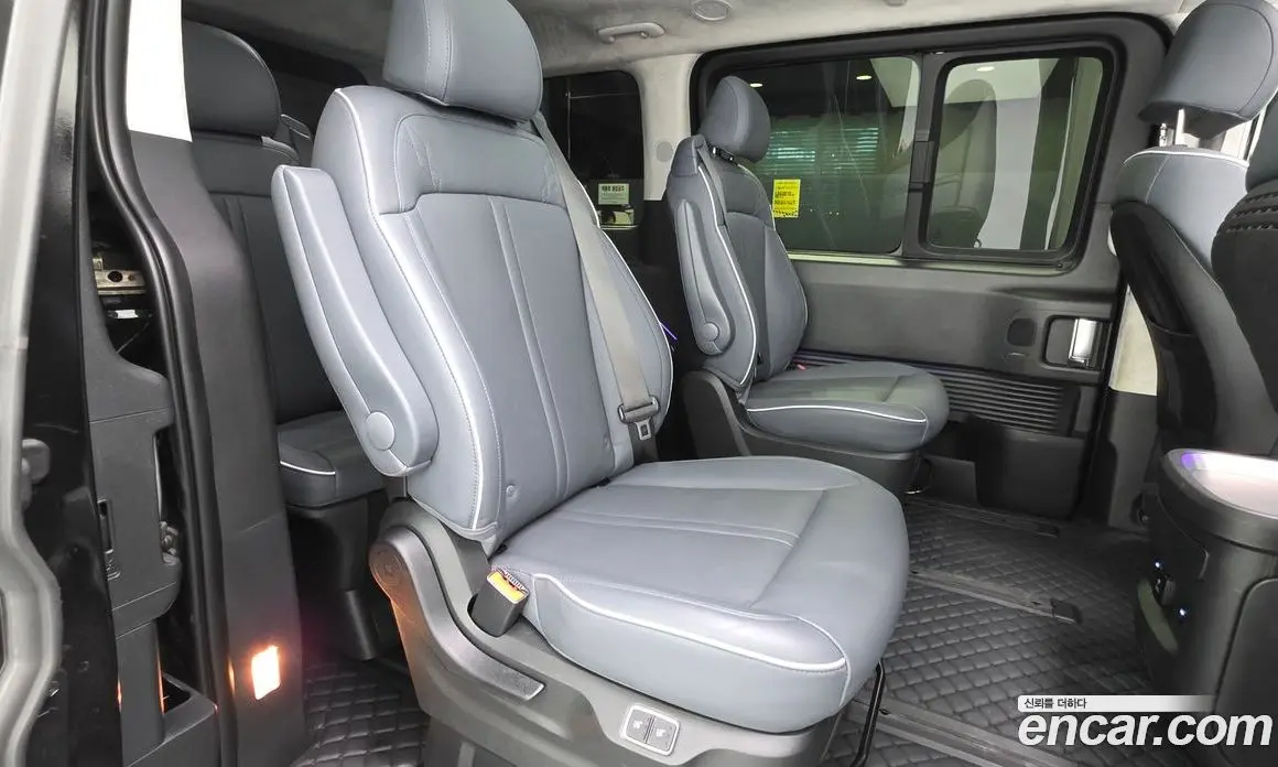 Hyundai Staria 2025 2.2 автомат (гидро), фото 12