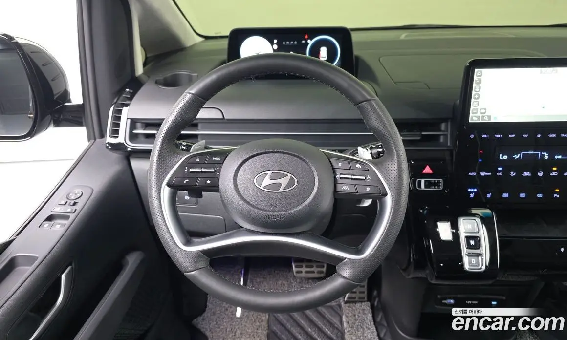 Hyundai Staria 2025 2.2 автомат (гидро), фото 14