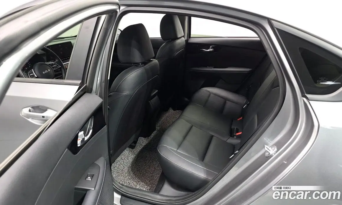 Kia K3 2023 1.6 автомат (гидро), фото 12