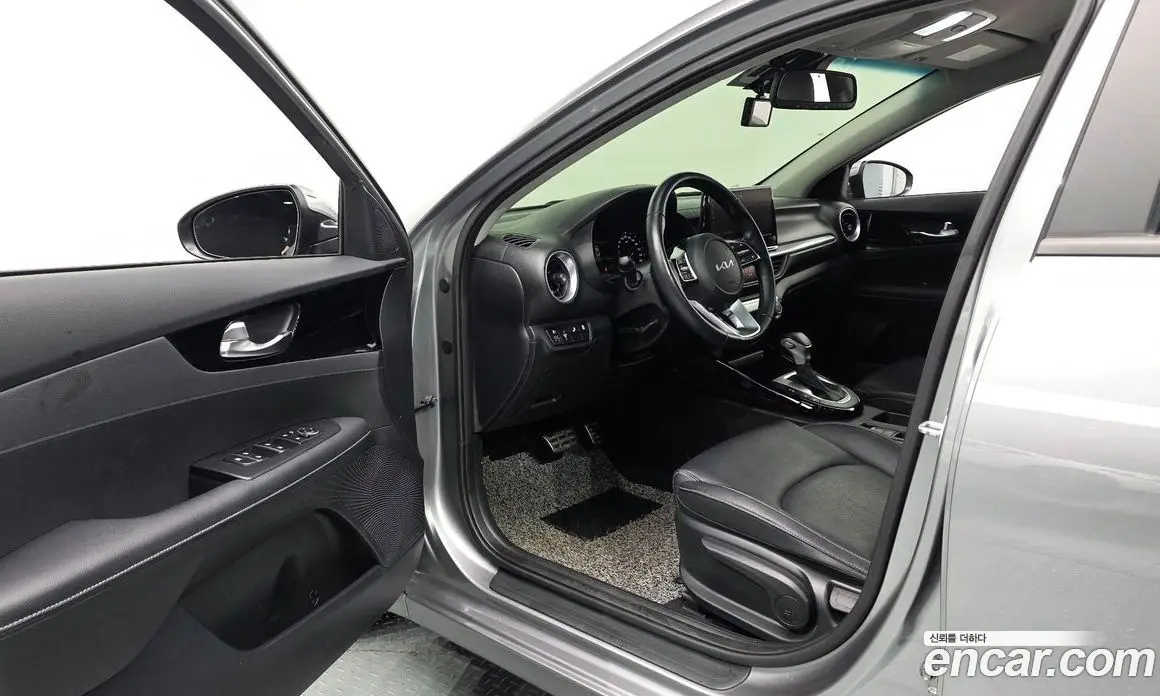 Kia K3 2023 1.6 автомат (гидро), фото 10