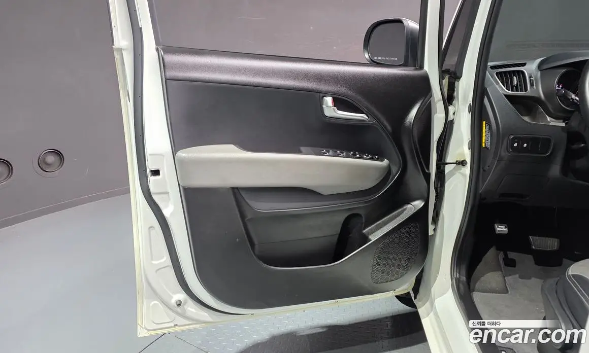 Kia Ray 2018 1.0 автомат (гидро), фото 14