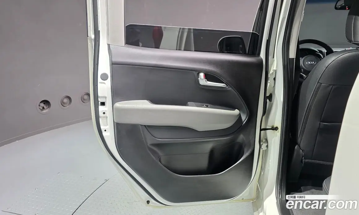 Kia Ray 2018 1.0 автомат (гидро), фото 15