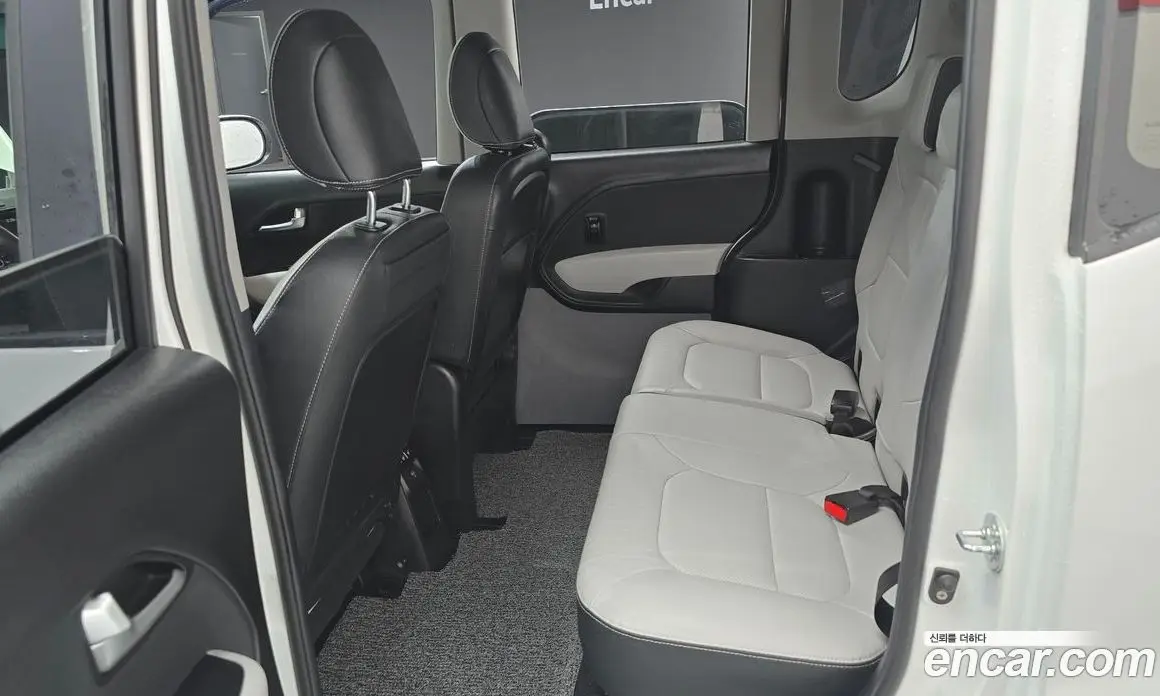 Kia Ray 2023 1.0 автомат (гидро), фото 12