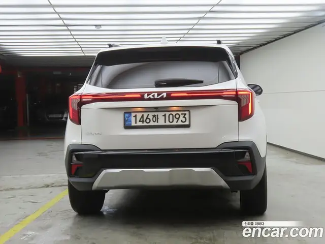 Kia Seltos 2022 2.0 автомат (гидро), миниатюра 3