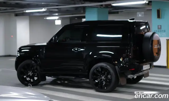 Land Rover Defender 2023 3.0 автомат (гидро), миниатюра 3